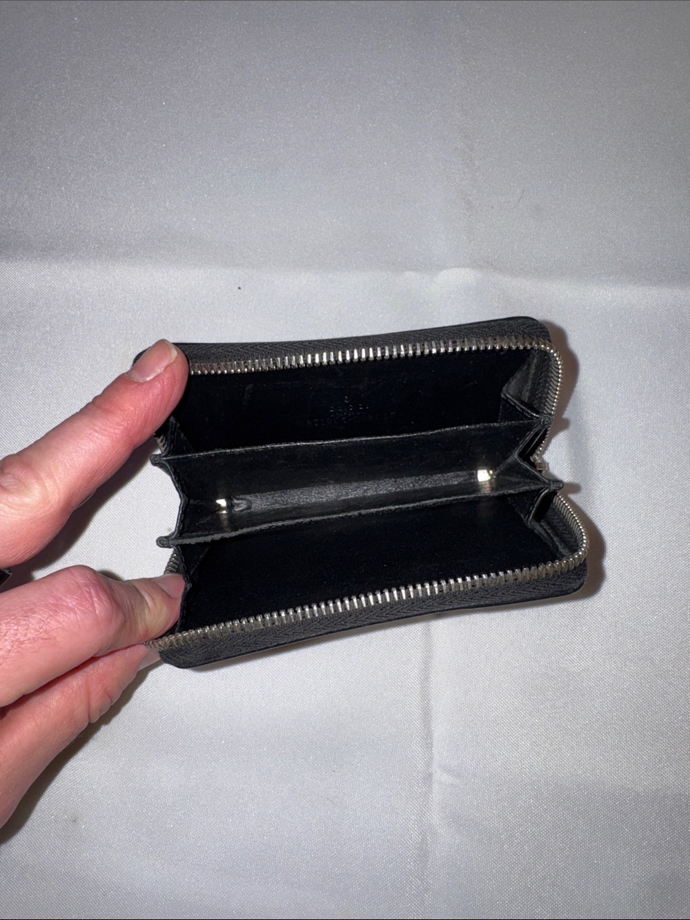 Small zip wallet - Picture 3 of 7